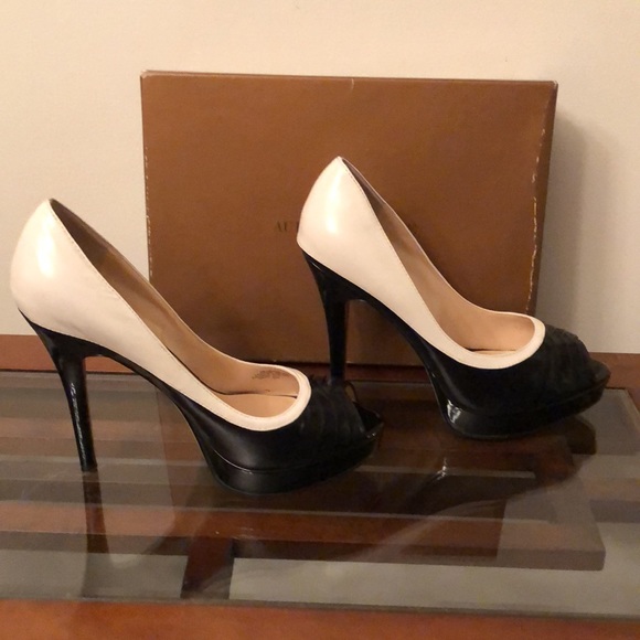 Audrey Brooke B&W Open Toe Heels - Picture 5 of 6